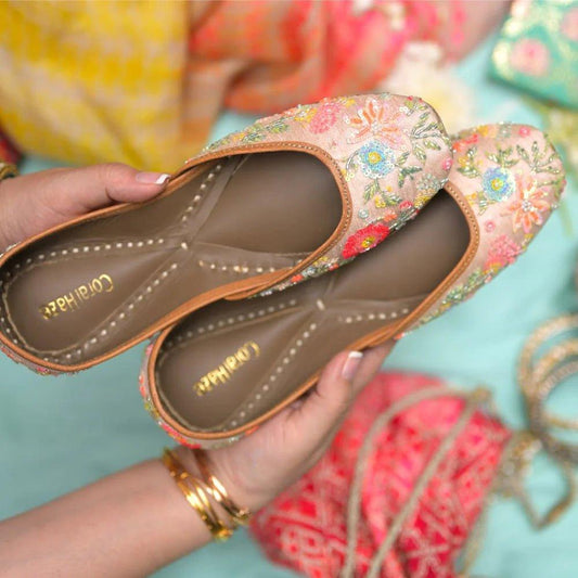 Mastering Effortless Elegance: Embracing the Fusion of Ready-to-Wear Sarees with Punjabi Juttis - Coral Haze