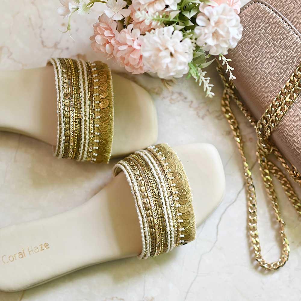 Difference Between Sliders and Flip Flops for Women 