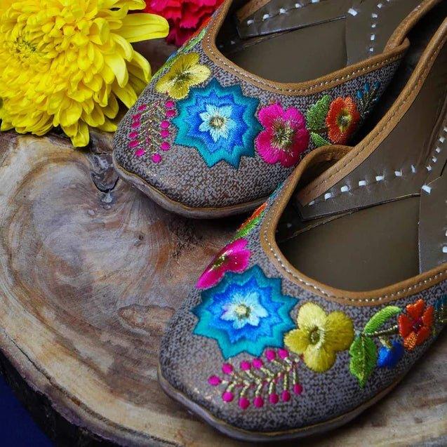 Embrace Elegance: Juttis with Intricate Designs