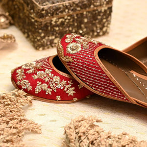 Punjabi Jutti for Wedding Outfits: The Epitome of Elegance - Coral Haze