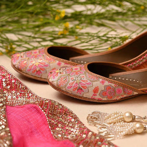 The Perfect Rakshabandhan Gift for Sister - Coral Haze Juttis - Coral Haze