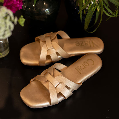 Adele in Gold
