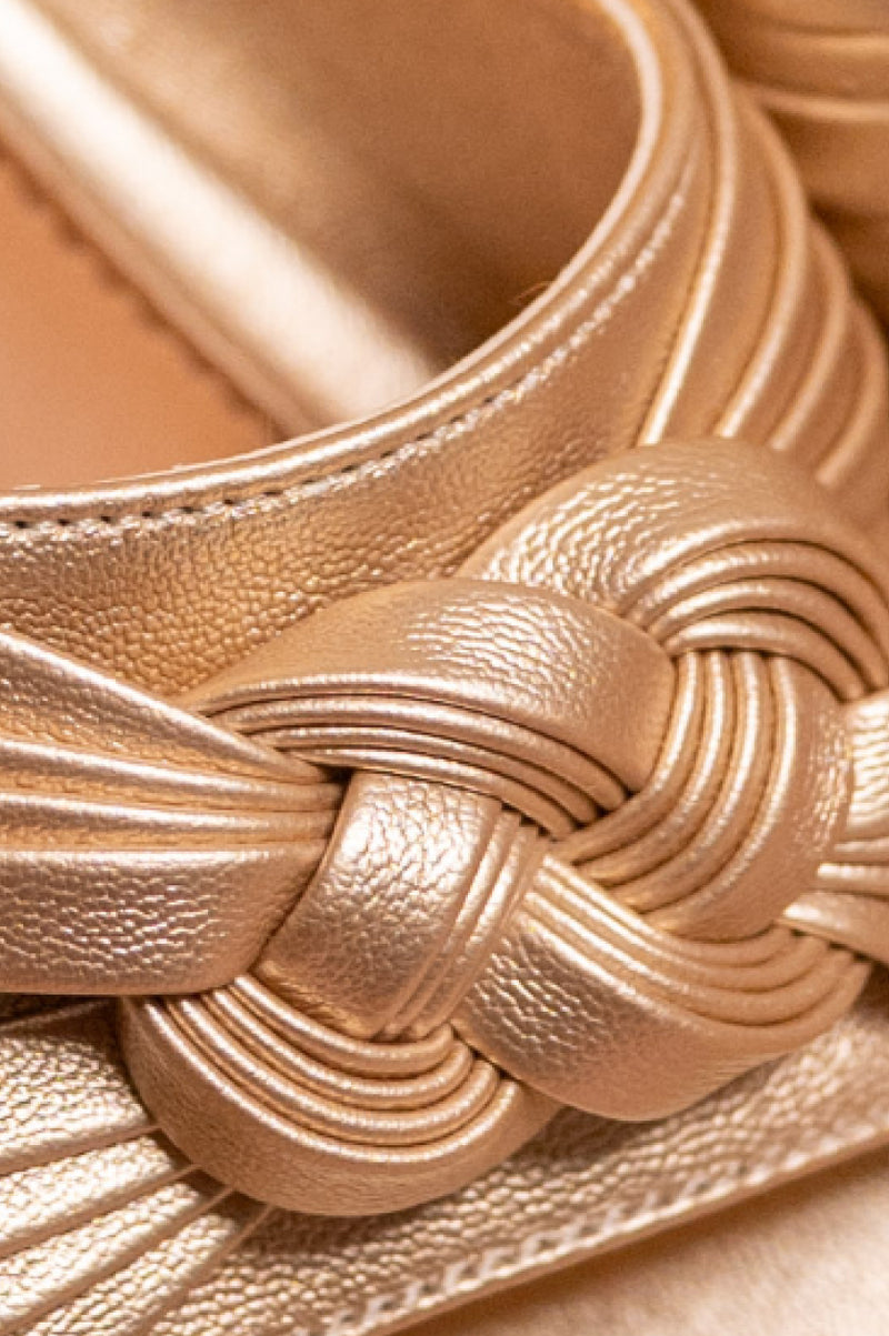 knotted straps