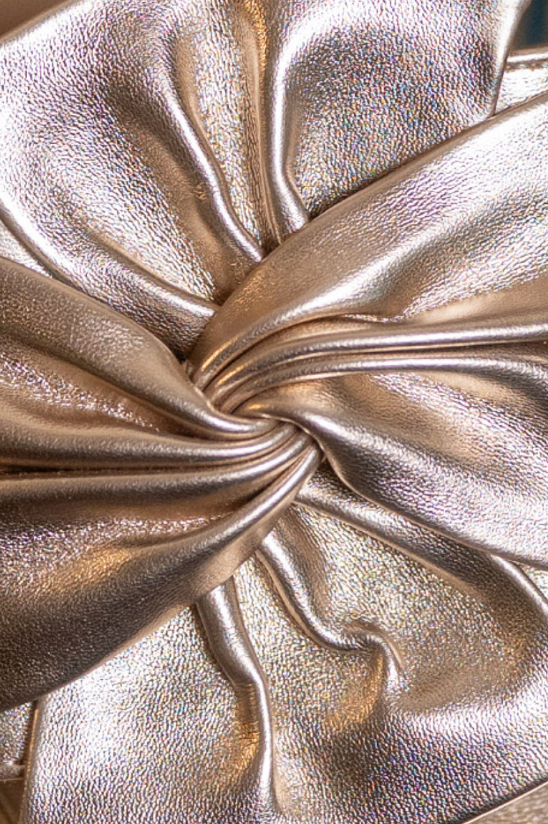 knotted bow