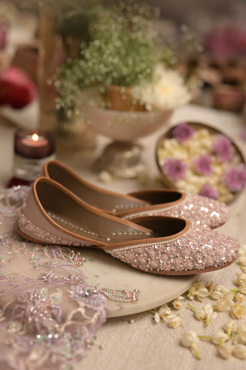 Cohesive shimmer